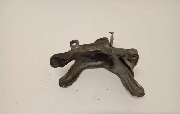Audi A4 S4 B8 8K Engine mounting bracket 8K0199388
