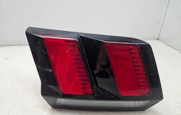 Peugeot 3008 II Tailgate rear/tail lights 9810477880