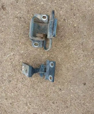 Rear door hinge set