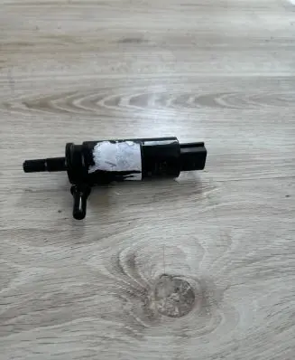 BMW X5 F15 Headlight washer pump 7340773