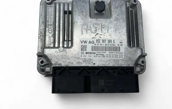 Volkswagen Golf VIII Engine control unit/module ECU 05E907309G 0261S21826