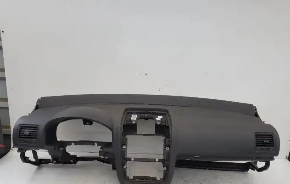 Volkswagen Golf V Dashboard