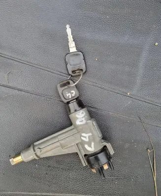 Audi A6 S6 C4 4A Ignition lock
