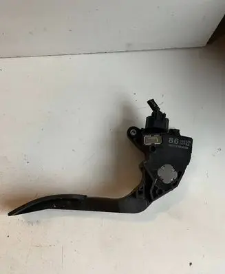 Nissan Leaf I (ZE0) Accelerator throttle pedal 180023RA0B