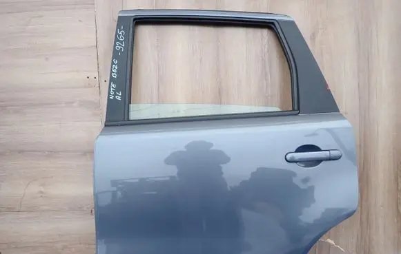 Nissan Note (E11) Rear door 