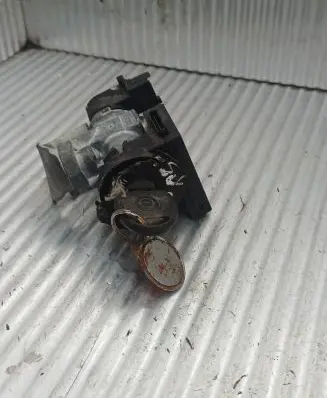 Opel Corsa B Ignition lock 90457846 90506060 90506090
