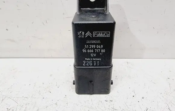 Volvo S60 Glow plug pre-heat relay 9666671780 31312227