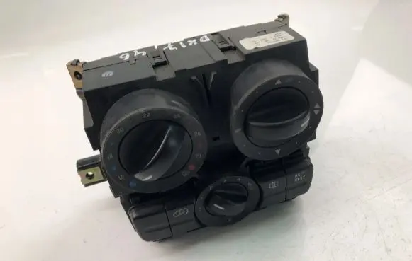 Mercedes-Benz B W245 Interior fan control switch 070102