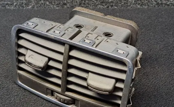 Audi A6 S6 C6 4F Rear air vent grill 4F0819203B
