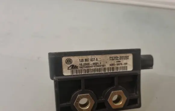 Volkswagen Golf IV ESP acceleration yaw rate sensor 1J1907637A 10098004222