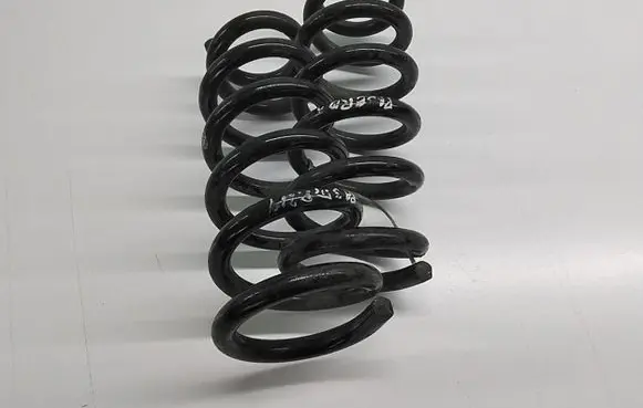 Mitsubishi Pajero Front coil spring 4040A066