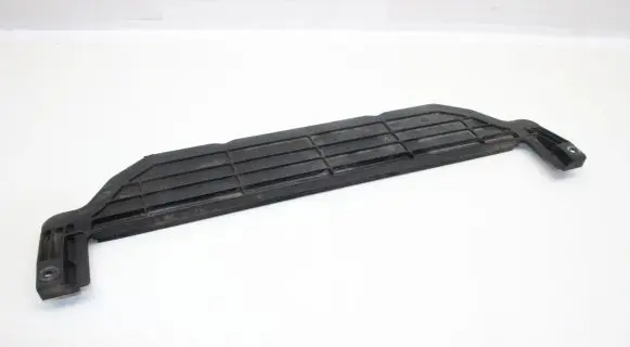 Mitsubishi L200 Intercooler air guide/duct channel 1360A125