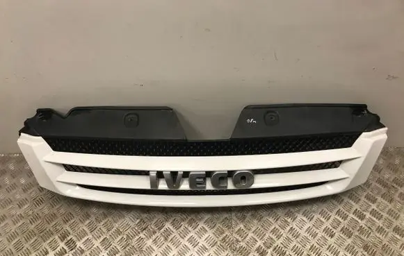 Iveco Daily 45 - 49.10 Front bumper upper radiator grill 38028010105