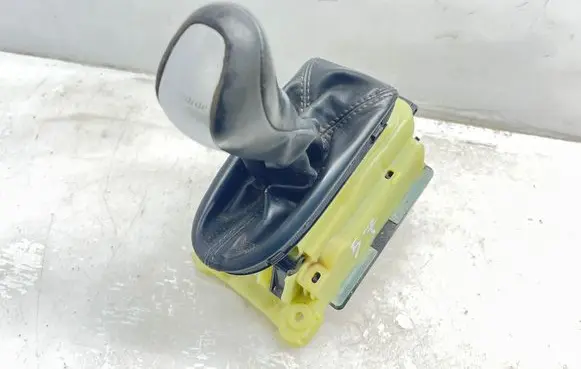 Mercedes-Benz E W211 Gear shifter/selector A2112674424