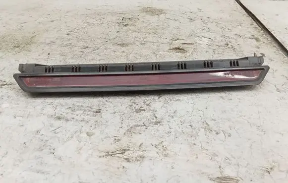 Volkswagen PASSAT B5 Third/center stoplight 3B9945097A