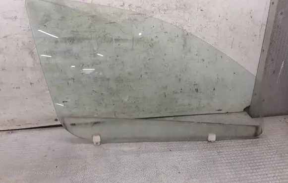 Mitsubishi Outlander Front door window glass four-door