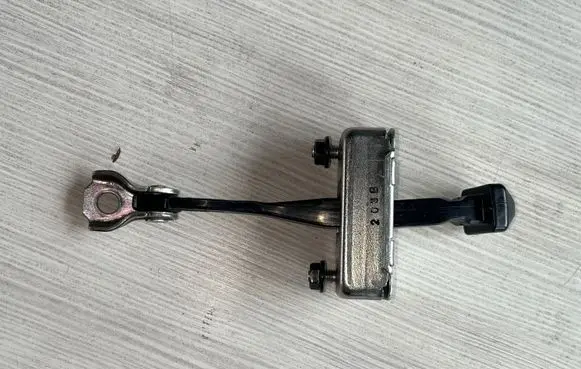Nissan Navara D23 Rear door check strap stopper