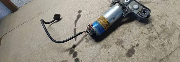 Mercedes-Benz S W220 Seat adjustment motor 2208201542 0130002479 198378
