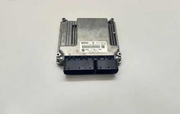 BMW 5 E60 E61 Engine control unit/module 7811700 0281015043 030174075