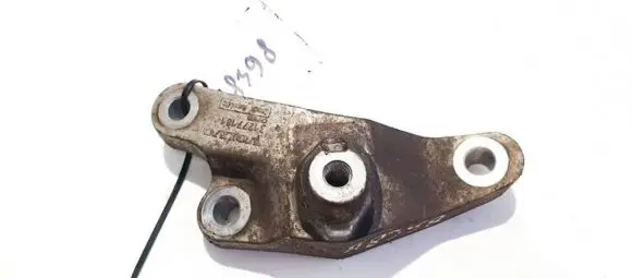 Volvo C30 Engine mounting bracket 31277181
