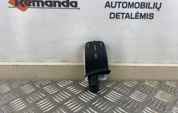 Ford Focus Sound control switch 758710