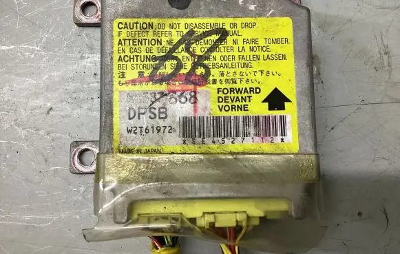 Mitsubishi Outlander Airbag control unit/module MR587868 W2T61972
