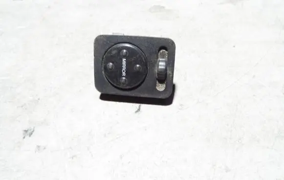 Hyundai Lantra II Wing mirror switch 9353028000