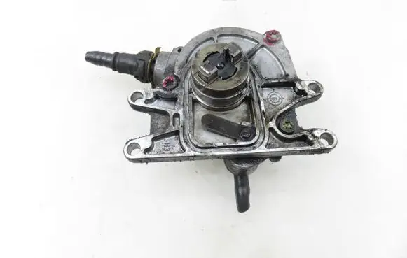 Opel Zafira A Vacuum pump 9053139