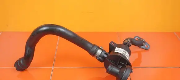 Opel Corsa E Breather hose/pipe 55263286 B13DTC