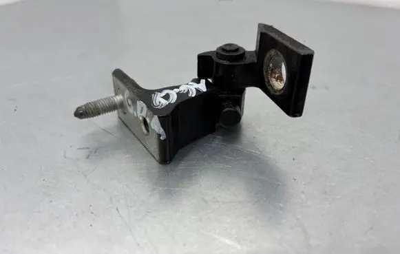 Audi A6 S6 C8 4K Rear door lower hinge 4K0833402B