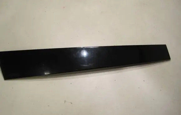 Volkswagen PASSAT B5 Front door glass trim molding 3B0837901