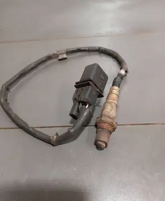 Volkswagen PASSAT B5 Lambda probe sensor 058906265A