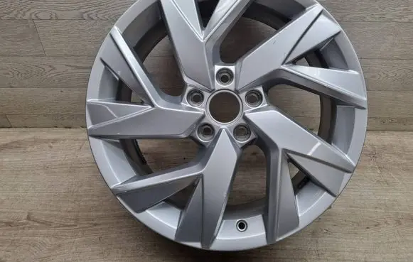 Volkswagen Tiguan R18 alloy rim 5NA601025AD