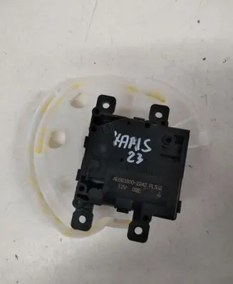 Toyota Yaris XP210 Air flap motor/actuator AE0638002242