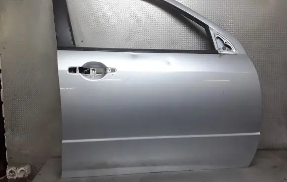 Mitsubishi Outlander Front door