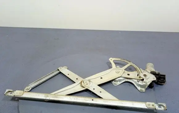 Toyota Camry Front door window regulator with motor