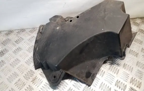 Toyota Auris E180 Rear bumper underbody cover/under tray 5822702010