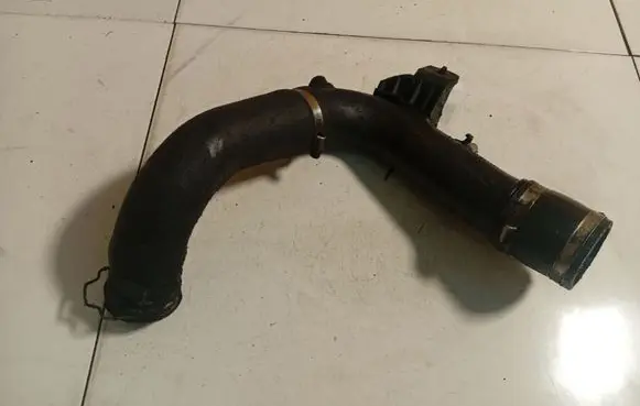 Toyota Auris 150 Intercooler hose/pipe 173620R021