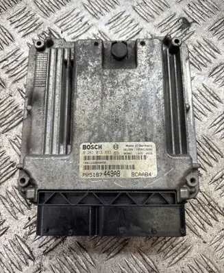 Dodge Caliber Engine control unit/module 1039S19205 0281013693 P05187449AB