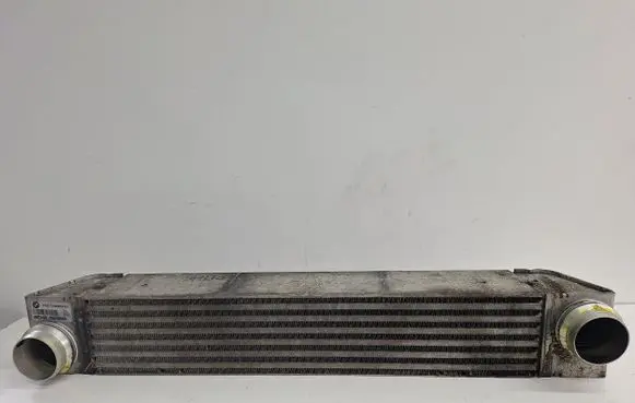 BMW 5 E60 E61 Intercooler radiator 7795823
