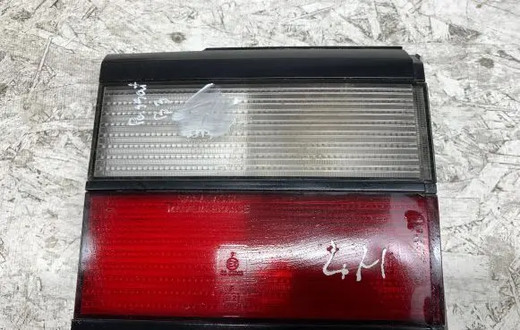 Volkswagen PASSAT B3 Tailgate rear/tail lights 333945107