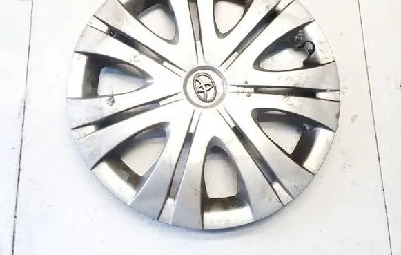 Toyota Auris 150 R16 wheel hub/cap/trim 4260202220