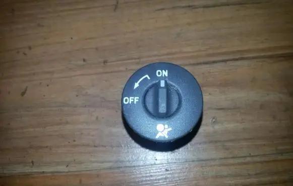 Renault Megane II Passenger airbag on/off switch 8200169589b