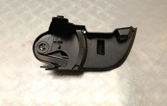 Volvo XC40 Seat belt trim 31469202