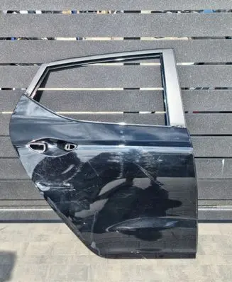 Hyundai ix20 Rear door