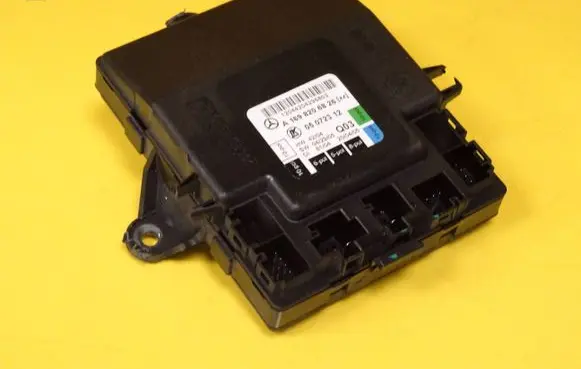 Mercedes-Benz B W245 Door control unit/module A1698206826