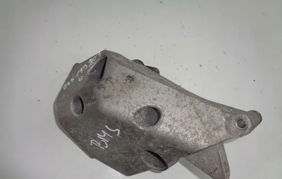 Skoda Fabia Mk1 (6Y) Engine mounting bracket 045199207H