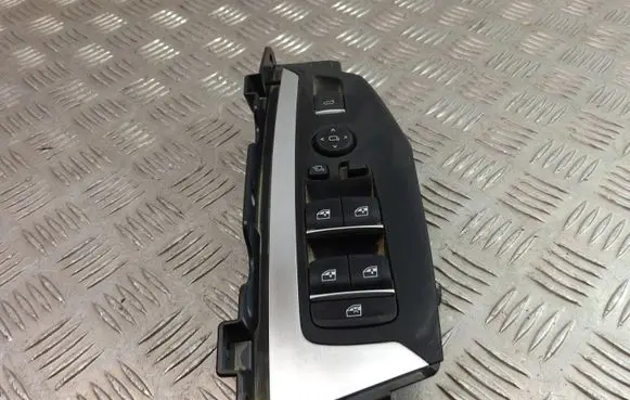 BMW X3 G01 Electric window control switch 6832729