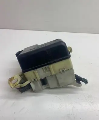 Toyota Yaris Fuse module 8274152010