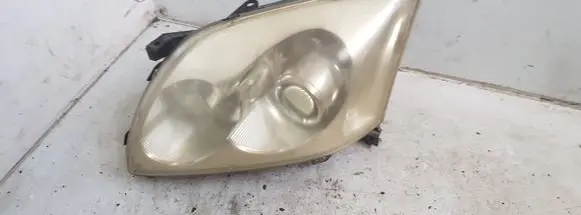 Toyota Avensis T250 Headlight/headlamp